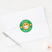 Aangepaste tekst en kleuren die het gezicht van Em Ronde Sticker (Envelop)