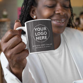 Aangepaste tekst en zakelijke Logo met het merk Gr Koffiemok