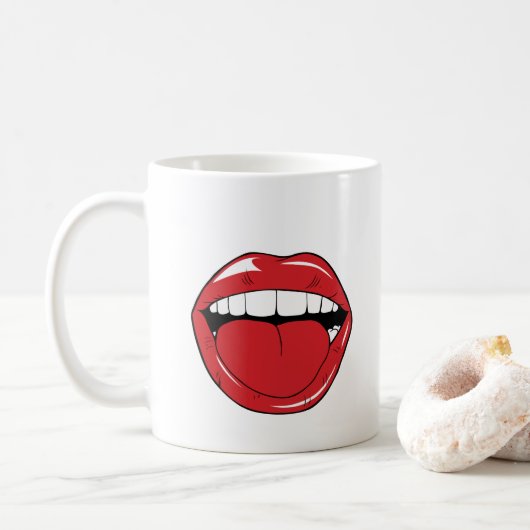 Aangepaste tekst grappige rode lippen cartoon mond koffiemok (Met donut)