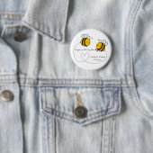 Aangepaste tekst Happy Love Bees Ronde Button 5,7 Cm (In situ)