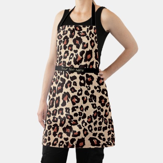 Aangepaste tekst Luxe leopard Apron chic Schort (Insitu)