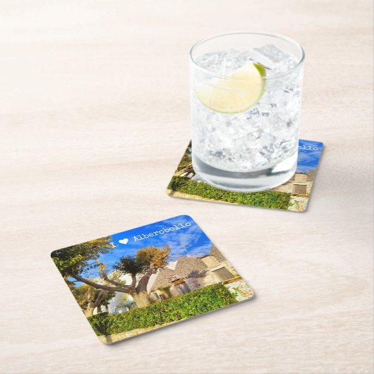 Aangepaste tekst, mooi uitzicht van Alberobello, A Kartonnen Onderzetters (Insitu)