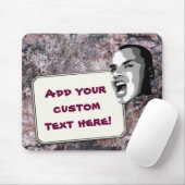 Aangepaste tekst op roze rottextuur muismat (Met muis)
