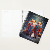Aangepaste tekst planner Leuke vossen gekleed in e (Display)
