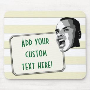 Aangepaste tekst Shout op pastel gele strepen Muismat