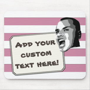 Aangepaste tekst Shout op Pastel White Stripes Muismat