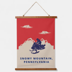 Aangepaste tekst Snowmobile Mountains Vintage Reis Hangend Wandkleed