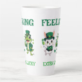 Aangepaste tekst St. Patrick's Day Kikker en Konij Latte Mok (Voorkant)