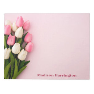 Aangepaste tekst tulpen op roze notitieblok