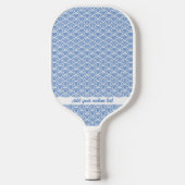 Aangepaste tekst voor abstract kustblauw golfpatro pickleball paddle (Voorkant)