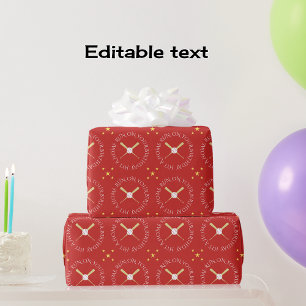 Aangepaste tekst voor Baseball-verjaardag rood Cadeaupapier