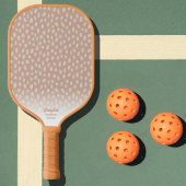 Aangepaste tekst voor Tan Boho Chic Polka-puntpatr Pickleball Paddle
