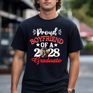 Aangepaste Trots Vriend van een 2028 Afgestudeerde T-shirt