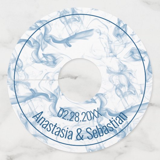 Aangepaste trouwdatum naam blauwe rook wijnglaslabel (Voorkant)