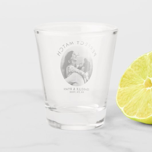 Aangepaste trouwfoto Modern minimalistisch elegant Shot Glas (Achterkant)