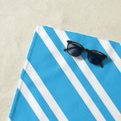 Aangepaste turquoise Blue en White Stripes Strandlaken (In situ)