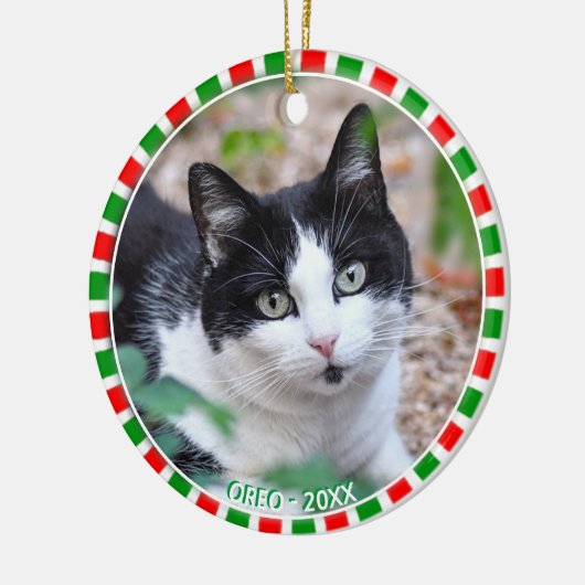 Aangepaste tuxedo katfoto en groen rood lijst keramisch ornament (Links)