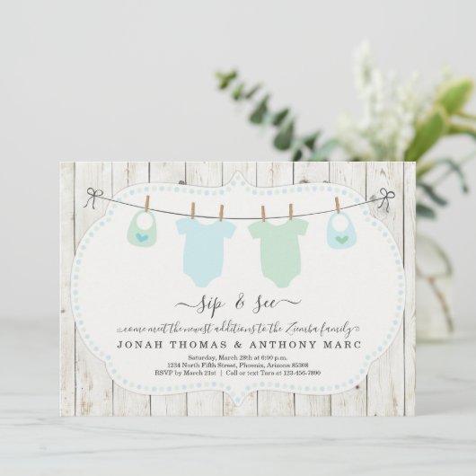 Aangepaste Twin Boys Sip en zie Uitnodiging (Staand voorkant)