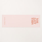 Aangepaste typografie met roze rode retro yogamat (Voorkant (horizontaal))