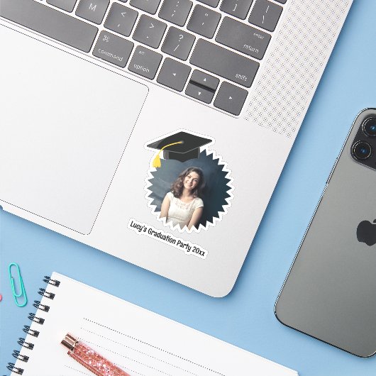 Aangepaste uitsnede van foto- en tekstgraduatie sticker (Laptop met iPhone)