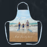 Aangepaste uw familie foto Schort cadeau met tekst<br><div class="desc">Aangepaste foto en tekst Schorten - Unique Your Own Design - Beste familie ooit gepersonaliseerde familie / vader / moeder / kind / vrienden of persoonlijke Schort cadeau - Voeg Jouw tekst en foto - Formaat wijzigen en verplaatsen of verwijderen en toevoegen elementen - afbeelding / tekst met aanpassingstool! Kies...</div>