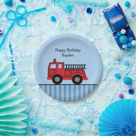 Aangepaste verjaardag van Cute Fire Truck Papieren Bordje (Feest)