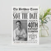 Aangepaste verjaardags krant Save the Date foto ka (Staand voorkant)