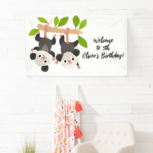 Aangepaste verjaardags welkom voor lieve opossums spandoek (Insitu)