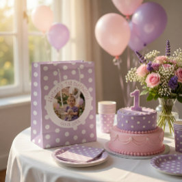 Aangepaste verjaardagsfoto & paarse polka stippen medium cadeauzakje