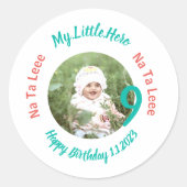 Aangepaste verjaardagsnaam met foto ronde sticker (Voorkant)