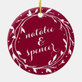 Aangepaste Verloving | Hollyberry Keramisch Ornament (Achterkant)