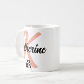 Aangepaste verpleegkundige Buttonnen en pennen | G Koffiemok (Voorkant links)