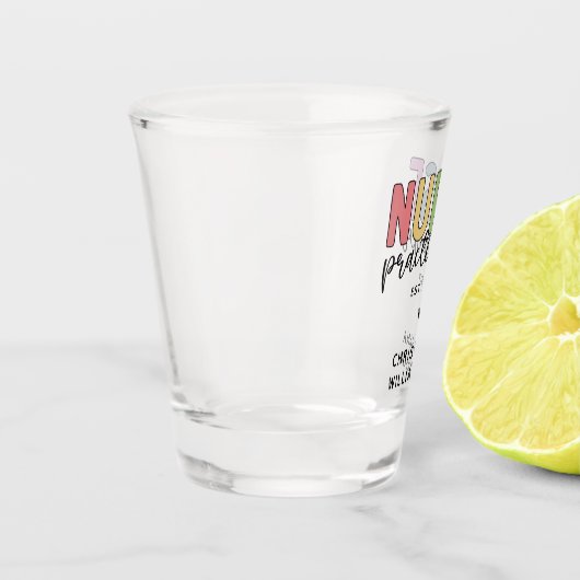 Aangepaste verpleegkundige NP Verpleegkundige Afst Shot Glas (Links)