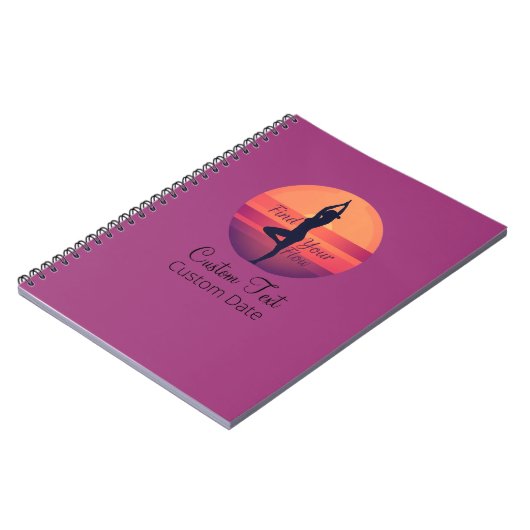 Aangepaste Vind Uw Flow Sunset Yoga Notitieboek (Linkerzijde)
