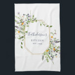 Aangepaste voorjaarsbloemen keukenhanddoek<br><div class="desc">Voeg een speciale aanraking aan uw keuken toe! Deze prachtige handdoek met je familienaam in een prachtig geometrisch gouden lijst met wilde bloemen.</div>