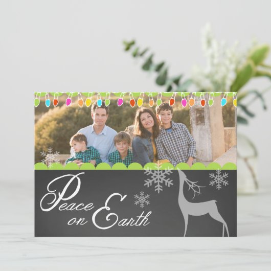Aangepaste vrede op aarde Chalkboard Holiday Foto Feestdagenkaart (Staand voorkant)