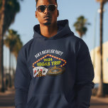 Aangepaste vrijgezellenfeest Las Vegas reis Hoodie<br><div class="desc">Personaliseer je eigen vrijgezellenparty hoodies voor een Las Vegas uitje. Een cool gepersonaliseerd sweatshirt met capuchon met gokcasinonietjes zoals een kaartspel,  pokerchips en roulettewiel met Vegas Trip in geel script. Leuke gokker t - shirts voor je hele groep.</div>