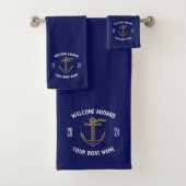 Aangepaste Welkom Aboard Bootnaam Navy Blue & Goud Bad Handdoek (Insitu)