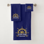 Aangepaste Welkom Aboard Nautical Scheepswiel Blau Bad Handdoek (Insitu)