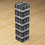Aangepaste wijndoos voor piano-toetsenbord wijn<br><div class="desc">Of je nu pianovirtuoos bent of iemand die nauwelijks Chopsticks kan spelen,  je bent er zeker van dat je van deze zwarte en witte Piano Keyboard Custom Wine Box houdt.</div>