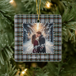 Aangepaste winter verlovingsfotokaart met tartan keramisch ornament