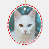 Aangepaste witte kat foto met rood en wit Lijst Keramisch Ornament (Links)