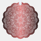 Aangepaste witte Mandala krans op Faux Red Metal Ornament Kaart (Voorkant)