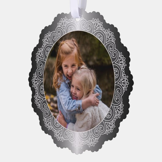 Aangepaste witte Mandala krans op Faux Silver Ornament Kaart (Links)