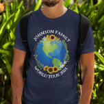 Aangepaste World Tour Aarde Zonnebloemen Overzee R T-shirt<br><div class="desc">Pas deze geweldige wereld tour t-shirts aan voor een touring band of familie vakantie road trip. De planeet is verpakt in een prachtige bloemenkrans van zonnebloemen en wijnstokken. Schattigee t - shirts op maat om de aarde te verkennen.</div>