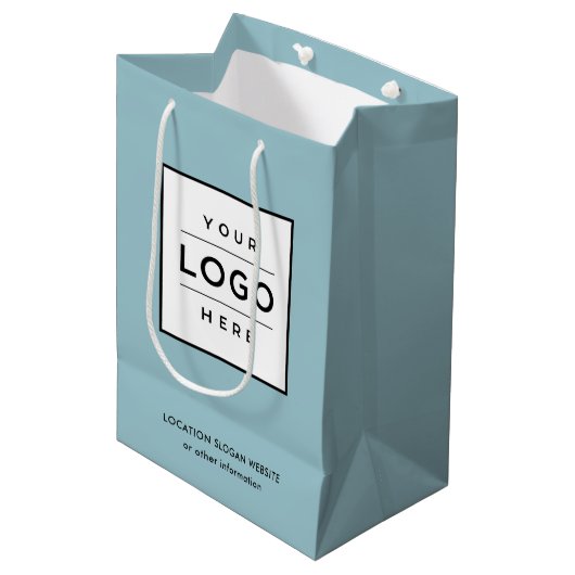 Aangepaste zakelijke Logo Aqua Blue Medium Cadeauzakje (Voorkant Gekanteld)