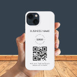 Aangepaste zakelijke Logo QR-code en tekstpromotie iPhone 13 Hoesje<br><div class="desc">Bevorder uw bedrijf met deze coole iPhone-draagtas,  met aangepaste logo,  QR-code en tekst. Voeg eenvoudig uw logo en andere gegevens toe door op de optie "personaliseren" te klikken.</div>