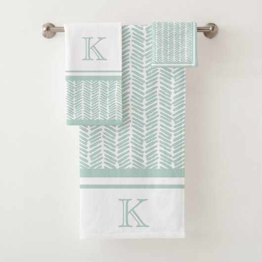 Aangepaste Zeeglas Mint Groen Wit Zigzag Stripes Bad Handdoek (Insitu)