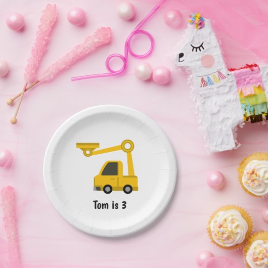 Aangepersonaliseerde bouwkraan Truck Birthday Papieren Bordje (Feest)