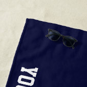 Aangepersonaliseerde marinehanddoek met blauw boot strandlaken (In situ)